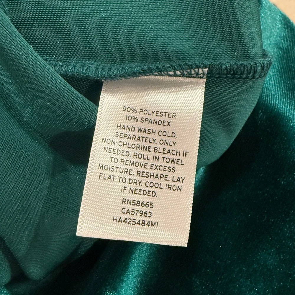 Stunning Halogen Emerald Green Velvet Midi Skirt Feminine Holiday Festive Party